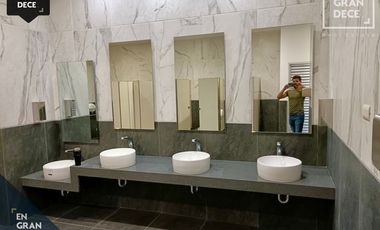 Locales en Renta Plaza Congreso, Sector Tres Rios, Blvd. Pedro Infante Corredor Automotriz, Ideal para restaurantes u oficinas. Estacionamiento Seguro