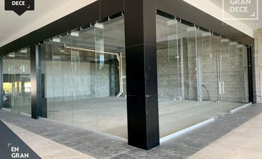 Locales en Renta Plaza Congreso, Sector Tres Rios, Blvd. Pedro Infante Corredor Automotriz, Ideal para restaurantes u oficinas. Estacionamiento Seguro