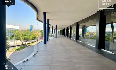 Locales en Renta Plaza Congreso, Sector Tres Rios, Blvd. Pedro Infante Corredor Automotriz, Ideal para restaurantes u oficinas. Estacionamiento Seguro