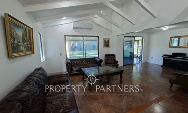 Gran casa en exclusivo condominio