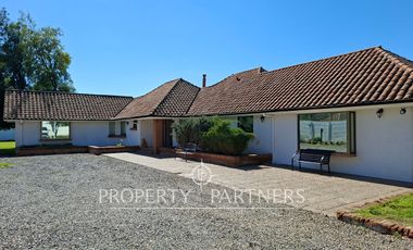 Gran casa en exclusivo condominio