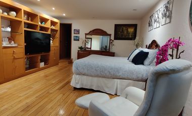 SE VENDE EXCELENTE CASA EN BOSQUES DE LAS LOMAS (V)