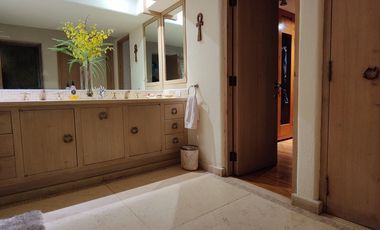 SE VENDE EXCELENTE CASA EN BOSQUES DE LAS LOMAS (V)