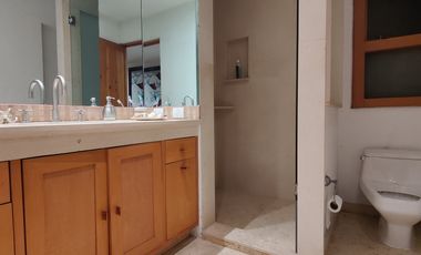 SE VENDE EXCELENTE CASA EN BOSQUES DE LAS LOMAS (V)