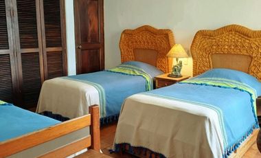 Manzanillo, Colima, Club Santiago Hermosa Casa Amueblada a Pie de Playa