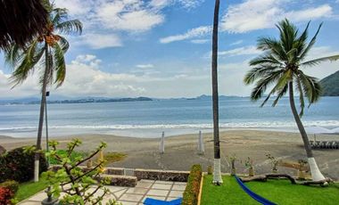 Manzanillo, Colima, Club Santiago Hermosa Casa Amueblada a Pie de Playa