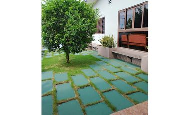 BETANIA / LA GLORIA / 530M / 4 HABITACIONES / 3 PARKING / TERRAZA