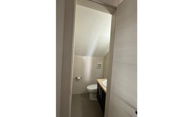 BETANIA / LOS ANGELES / 484M / 4 HABITACIONES / 4 PARKING / 2 NIVELES