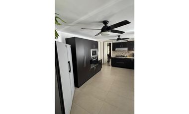 BETANIA / LOS ANGELES / 484M / 4 HABITACIONES / 4 PARKING / 2 NIVELES