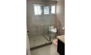 BETANIA / LOS ANGELES / 484M / 4 HABITACIONES / 4 PARKING / 2 NIVELES