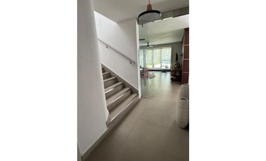 BETANIA / LOS ANGELES / 484M / 4 HABITACIONES / 4 PARKING / 2 NIVELES