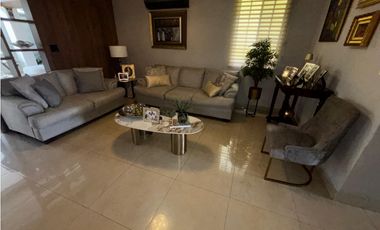 CONDADO DEL REY / CRYSTAL SPRING / 289M / 3 HABITACIONES / 2 PARKING