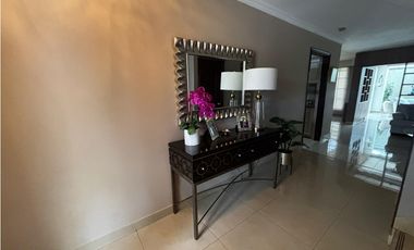CONDADO DEL REY / CRYSTAL SPRING / 289M / 3 HABITACIONES / 2 PARKING