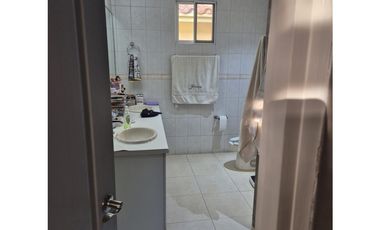 CONDADO DEL REY / CRYSTAL SPRING / 289M / 3 HABITACIONES / 2 PARKING