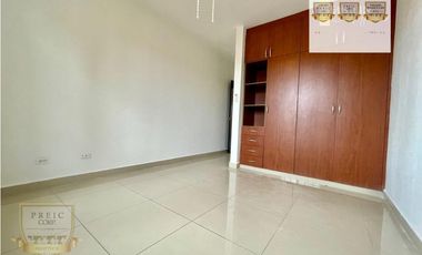 SE VENDE CASA UNIFAMILIAR EN VILLA VALENCIA, COSTA SUR (MC)