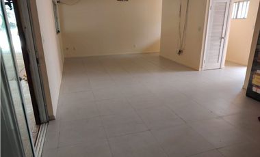 HOWARD / 1300M / 4 HABITACIONES / AMPLIO PATIO / CON PORTON JC