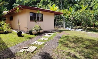 HOWARD / 1300M / 4 HABITACIONES / AMPLIO PATIO / CON PORTON JC