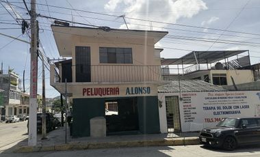 CASA CON LOCAL COMERCIAL EN  ESQUINA