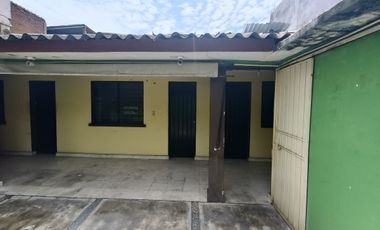 CASA CON LOCAL COMERCIAL EN  ESQUINA