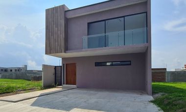 Casa en Venta en Lomas de la Rioja | con gran jardín