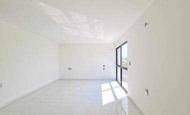 Casa en Venta en Lomas de la Rioja | alberca con cascada