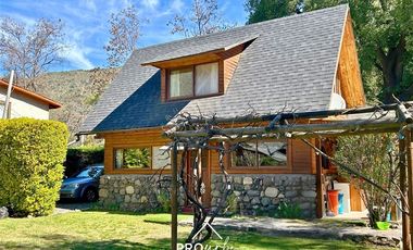 Casa en Venta en Chalet Estilo Suizo, 2 pisos, 3 dormitorios, Piscina, El Ingenio, San Jose de Maipo