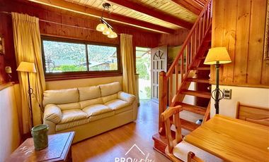 Casa en Venta en Chalet Estilo Suizo, 2 pisos, 3 dormitorios, Piscina, El Ingenio, San Jose de Maipo
