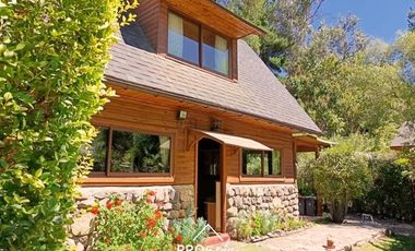 Casa en Venta en Chalet Estilo Suizo, 2 pisos, 3 dormitorios, Piscina, El Ingenio, San Jose de Maipo