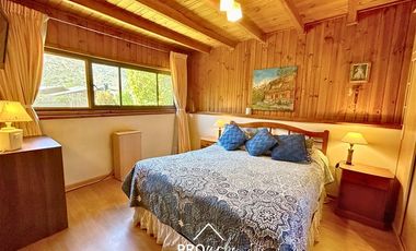 Casa en Venta en Chalet Estilo Suizo, 2 pisos, 3 dormitorios, Piscina, El Ingenio, San Jose de Maipo