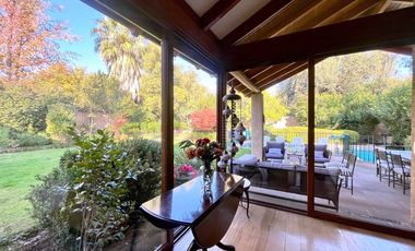 CASA EN PASAJE CERRADO / MALL SPORT