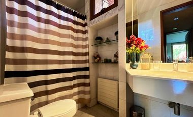 CASA EN PASAJE CERRADO / MALL SPORT