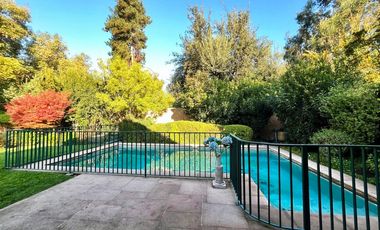 CASA EN PASAJE CERRADO / MALL SPORT