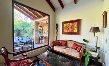 CASA EN PASAJE CERRADO / MALL SPORT