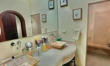 Casa en Venta en los Gonzales, los Siller, Saltillo, Coahuila, Vive el lujo y comfort de esta hermosa quinta sin alejarse de la ciudad.