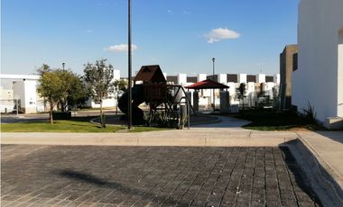 CASA EN VENTA EN CIUDAD MESETA QUERETARO GNM