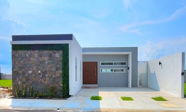 Casa en Venta Lomas de la Rioja | Un piso de 3 recámaras