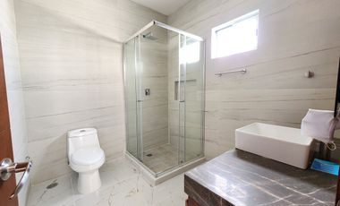 Casa en Venta Lomas de la Rioja | Un piso de 3 recámaras