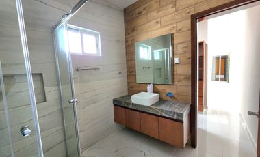 Casa en Venta Lomas de la Rioja | Un piso de 3 recámaras