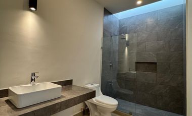 Casa en venta con recámara en planta baja