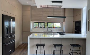 SE VENDE CASA EN LA CALERA