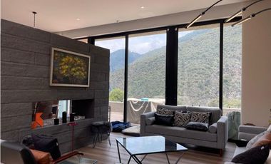 SE VENDE CASA EN LA CALERA