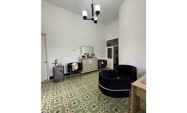 CASA PATRIMONIO con lote DE 775 MTS y 419 MTS  CONSTRUIDOS.VIEJO PRADO