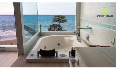 Casa frente al mar con acceso directo al mar  en Urb Marina Blue Manta