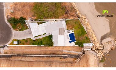 Casa frente al mar con acceso directo al mar  en Urb Marina Blue Manta