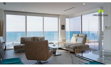 Casa frente al mar con acceso directo al mar  en Urb Marina Blue Manta