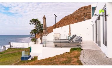 Casa frente al mar con acceso directo al mar  en Urb Marina Blue Manta