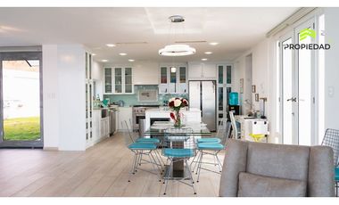 Casa frente al mar con acceso directo al mar  en Urb Marina Blue Manta