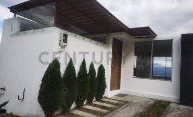 Se  Vende Casa por estrenar en Sector Universidad Internacional