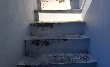 CASA EN BLOCK DOS UNIDADES INDEPENDIENTES LOTE PROPIO