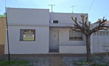 CASA EN BLOCK DOS UNIDADES INDEPENDIENTES LOTE PROPIO